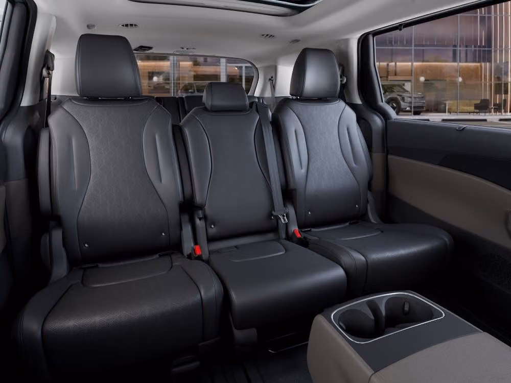 2027 Kia Carnival Hybrid SX Passenger Image 19