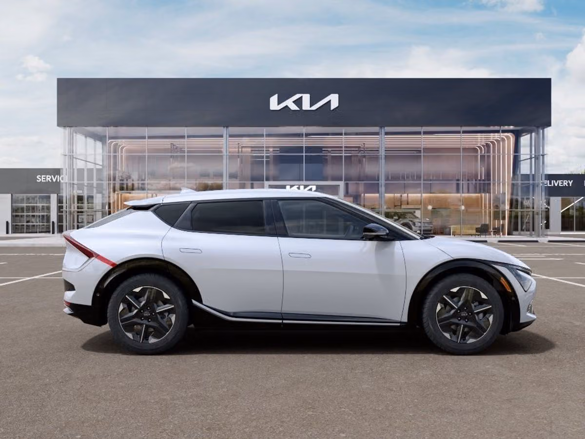 2026 Kia EV6 Wind Crossover Image 2