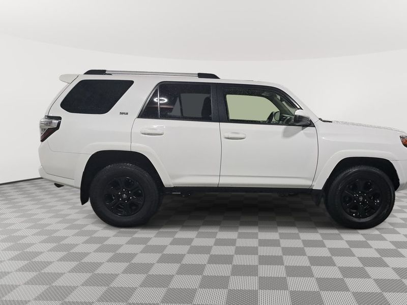 2021 Toyota 4Runner SR5 Upper Image 2