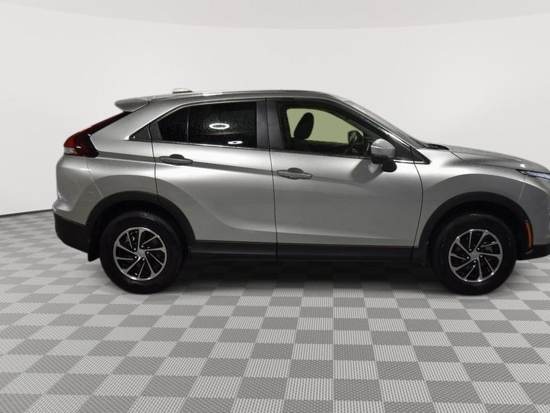 2024 Mitsubishi Eclipse Cross ES Crossover Upper Image 2