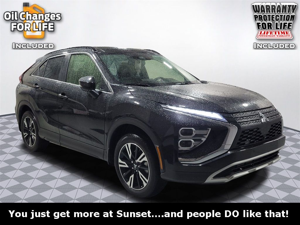 2024 Mitsubishi Eclipse Cross SE's photo