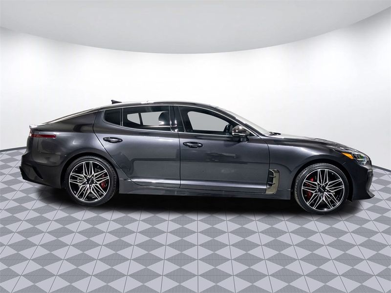 2022 Kia Stinger GT1 Upper Image 2