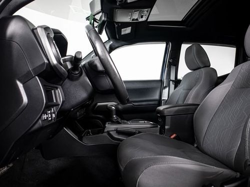 2017 Toyota Tacoma TRD Sport Double Cab Lower Image 2