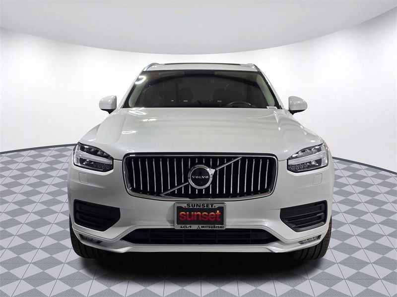 2021 Volvo XC90 T6 Momentum 7-Passenger Upper Image 2
