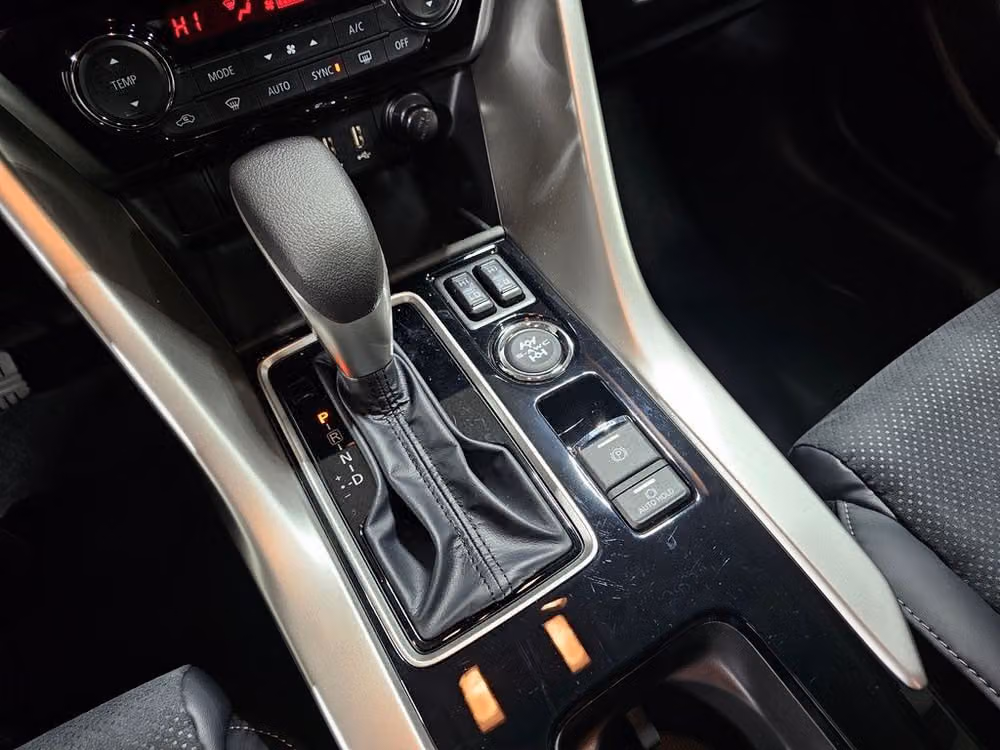 2024 Mitsubishi Eclipse Cross SE Crossover Image 32