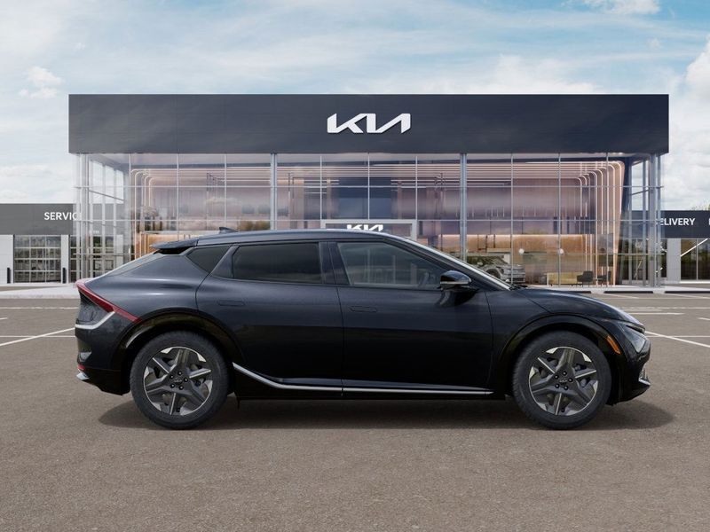 2025 Kia EV6 Light Long Range Crossover Upper Image 2