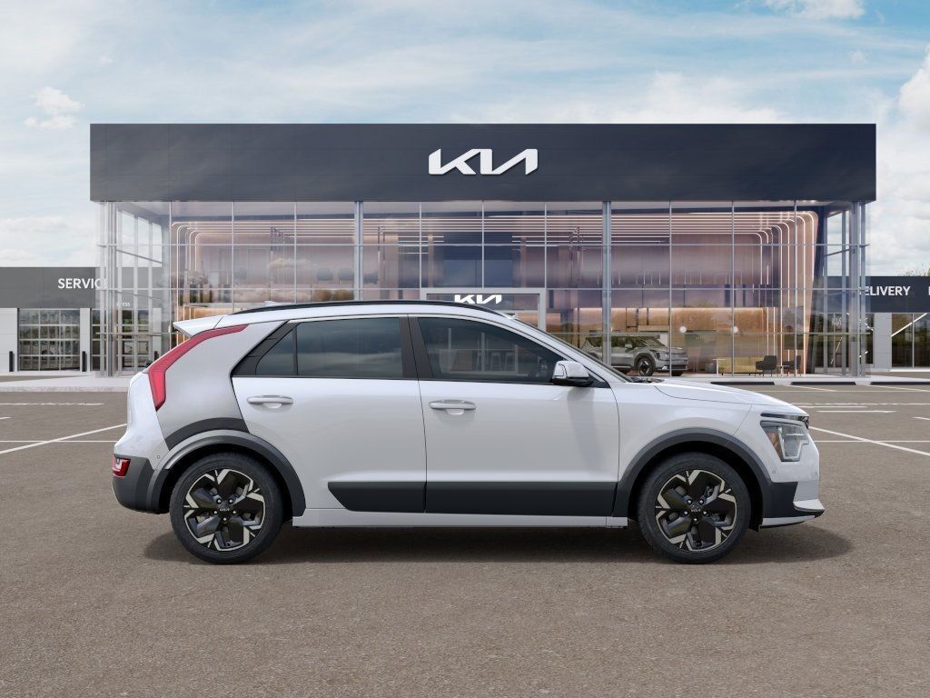 Used 2025 Kia Niro Wave with VIN KNDCT3L17S5140918 for sale in Sumner, WA