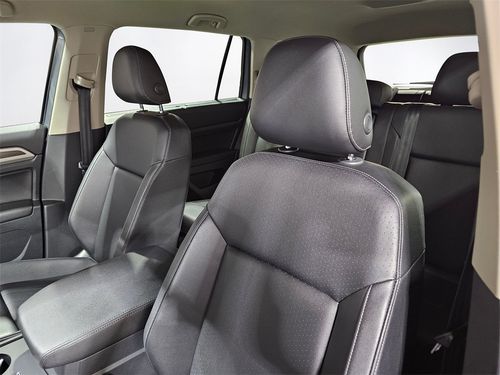 2020 Volkswagen Atlas V6 SE R-Line 4Motion Lower Image 2