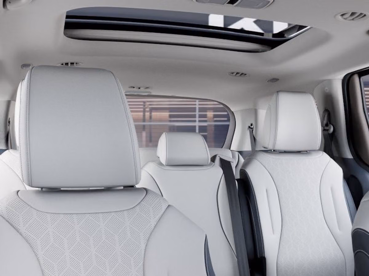 2026 Kia Carnival SX Passenger Image 30
