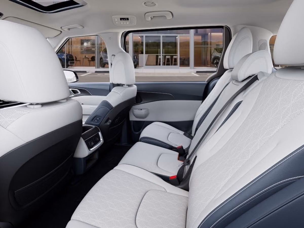 2026 Kia Carnival SX Passenger Image 21