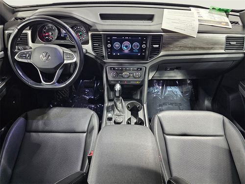 2020 Volkswagen Atlas Cross Sport SE 4Motion Lower Image 3