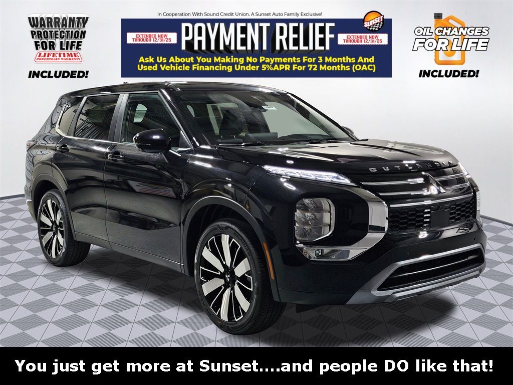 2025 Mitsubishi Outlander SE's photo