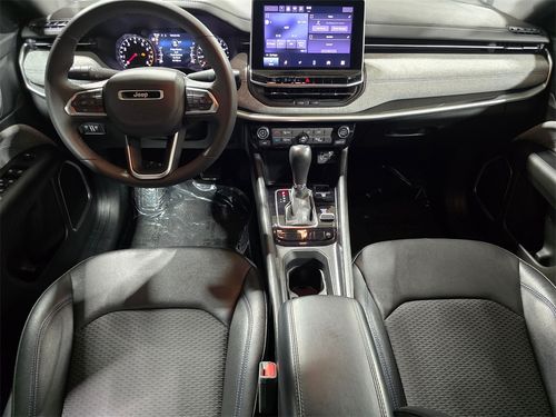 2024 Jeep Compass Latitude Lower Image 3