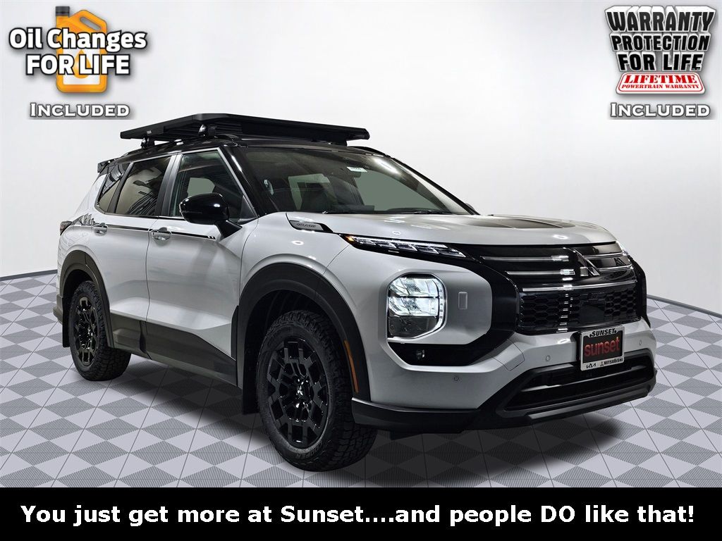 2025 Mitsubishi Outlander Trail Edition's photo