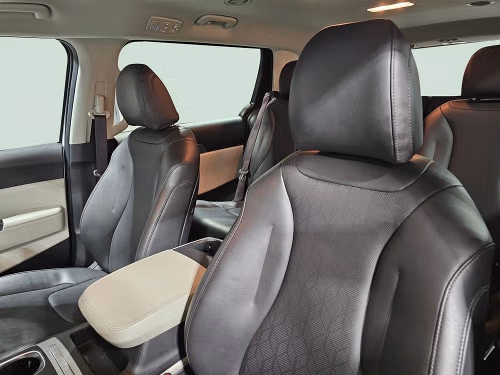 2024 Kia Carnival LX Passenger Lower Image 2