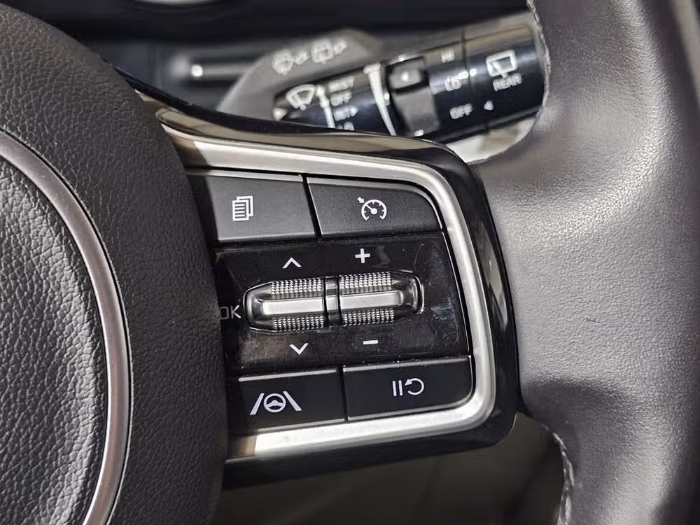 2024 Kia Carnival LX Passenger Image 26