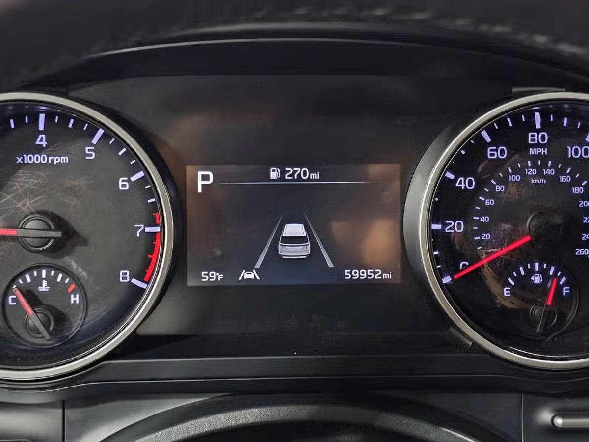 2024 Kia Carnival LX Passenger Image 27