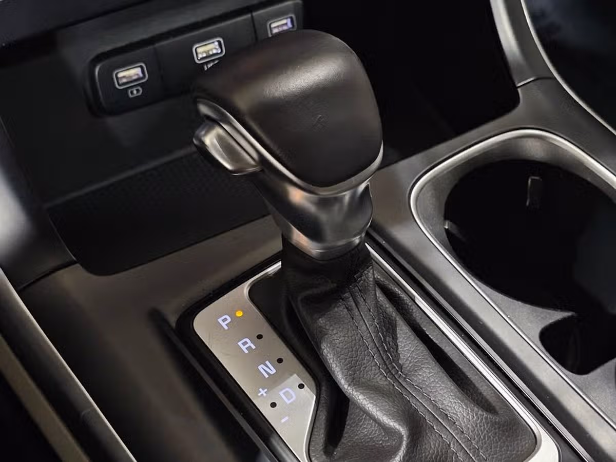 2024 Kia Carnival LX Passenger Image 32