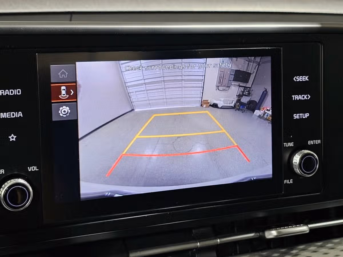 2024 Kia Carnival LX Passenger Image 29