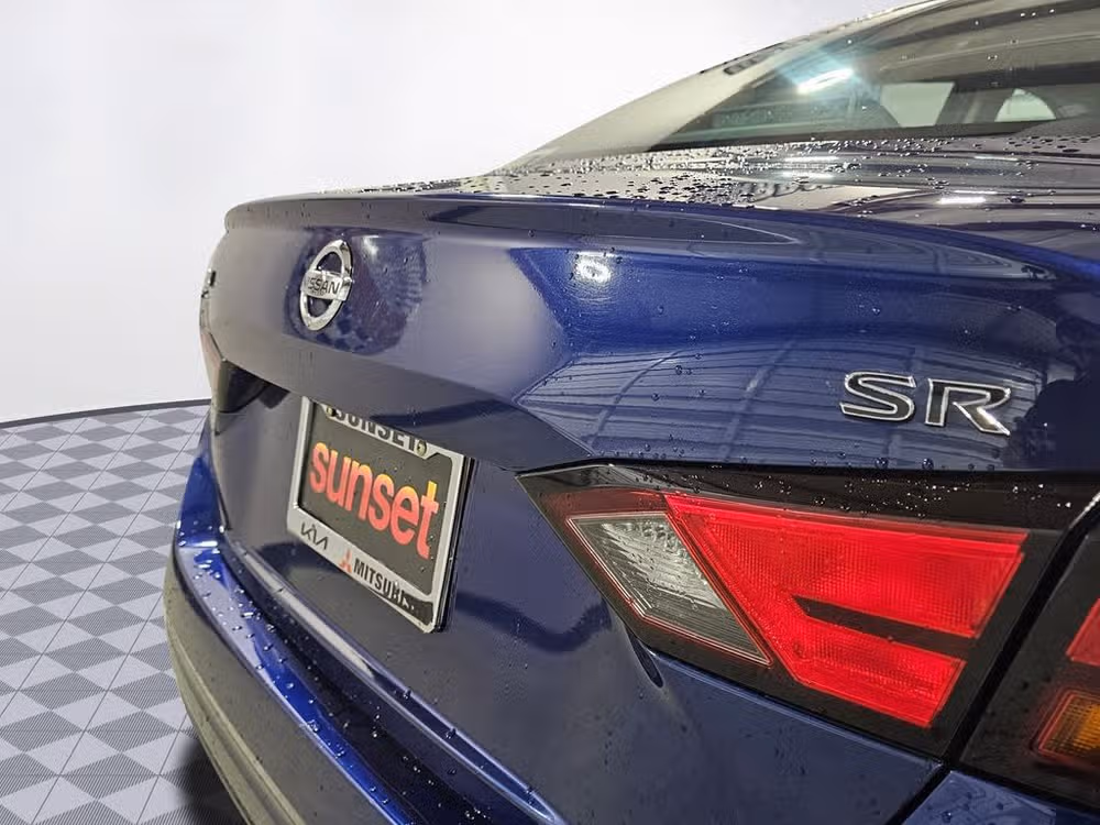 2022 Nissan Altima 2.5 SR Image 13
