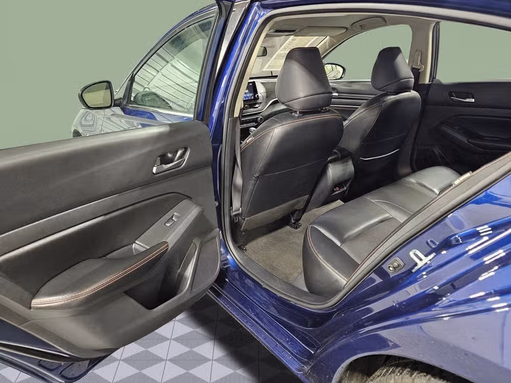 2022 Nissan Altima 2.5 SR Image 16