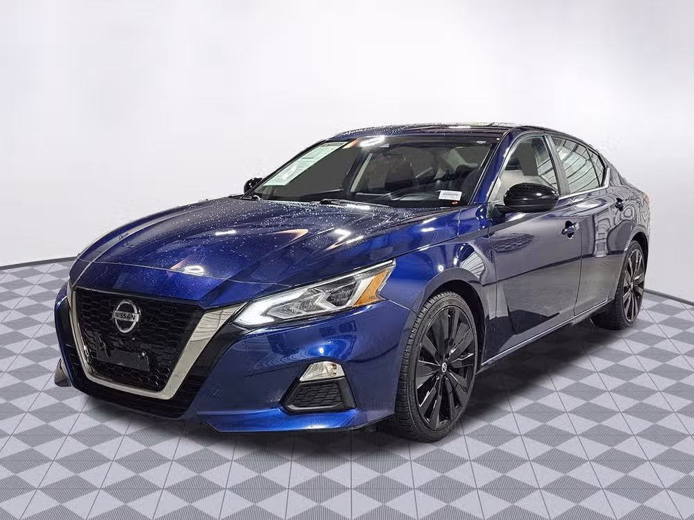 2022 Nissan Altima 2.5 SR Image 2