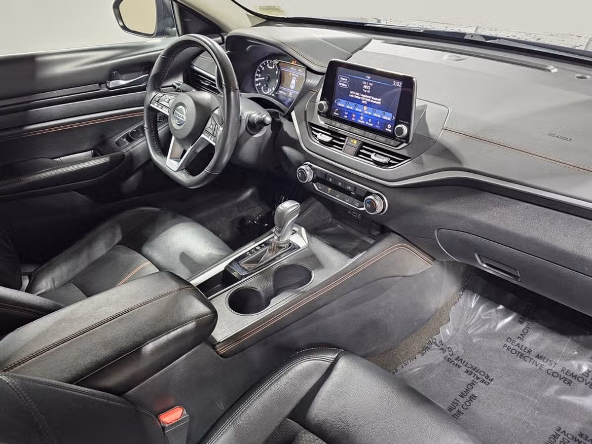 2022 Nissan Altima 2.5 SR Image 12