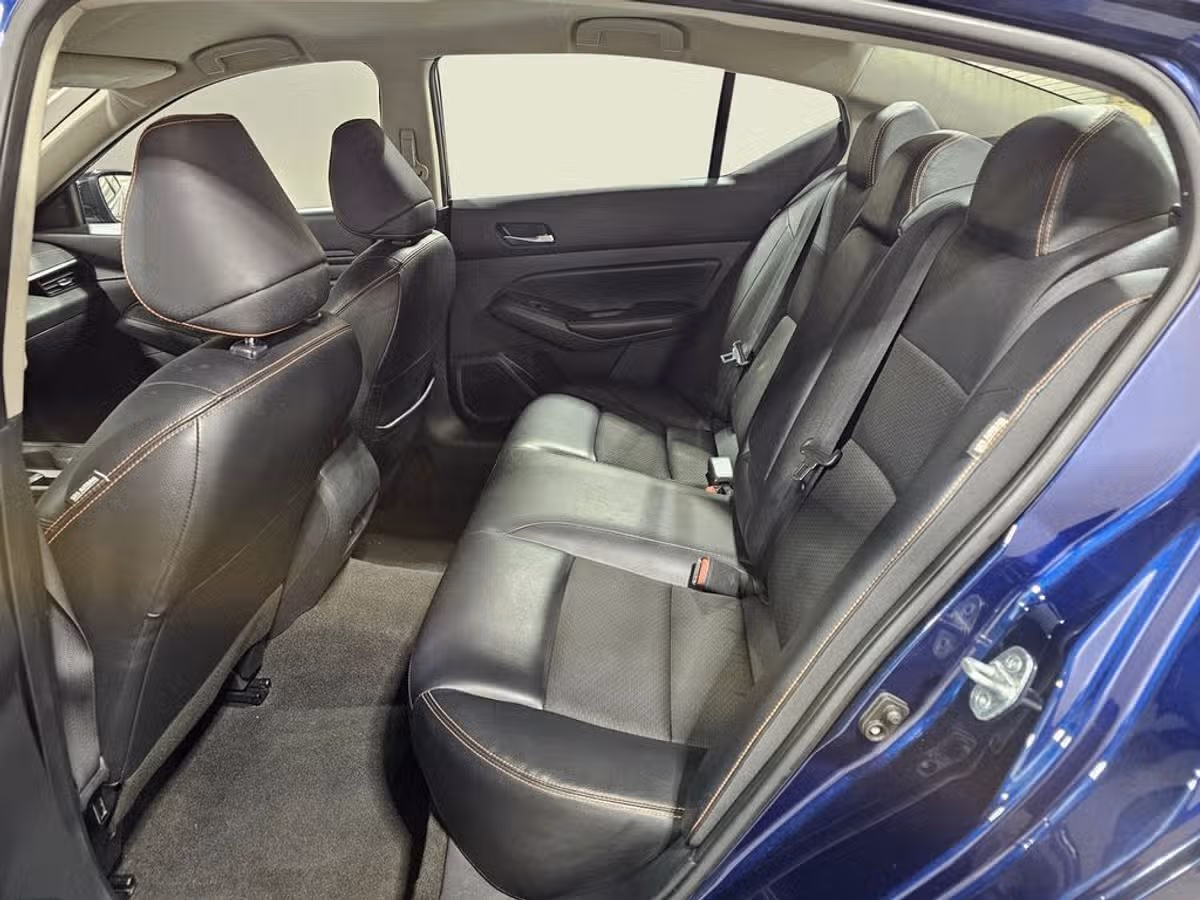 2022 Nissan Altima 2.5 SR Image 17