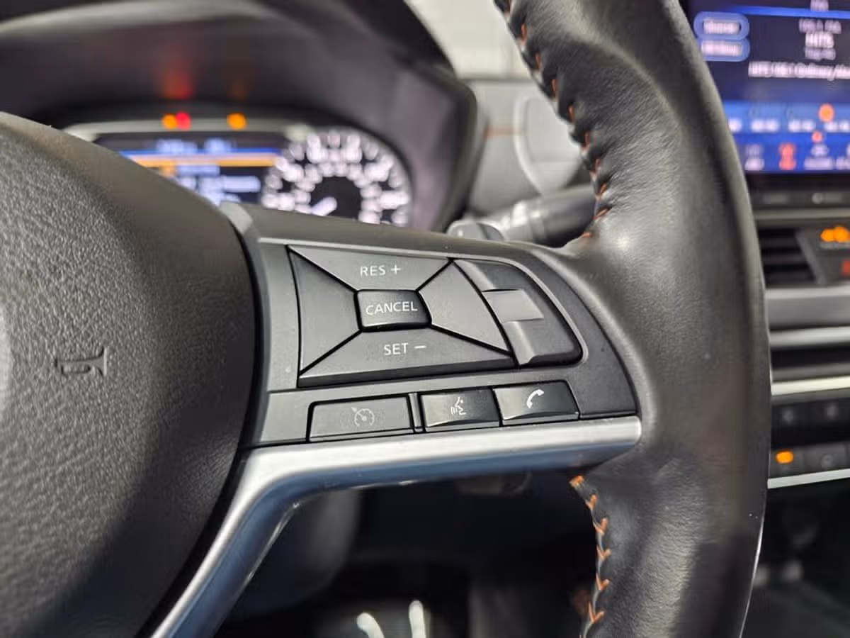 2022 Nissan Altima 2.5 SR Image 26