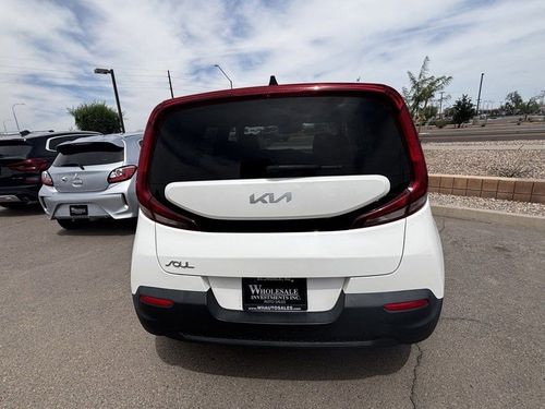 2022 Kia Soul LX Crossover Lower Image 1