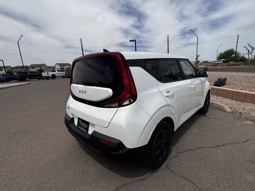 2022 Kia Soul LX Crossover Lower Image 3