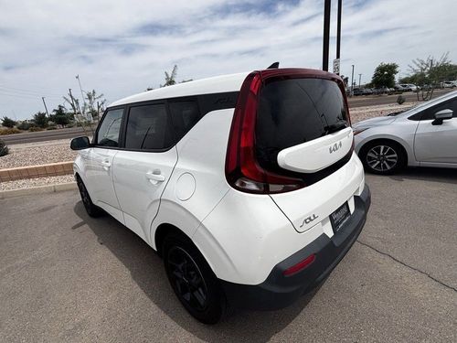 2022 Kia Soul LX Crossover Lower Image 2