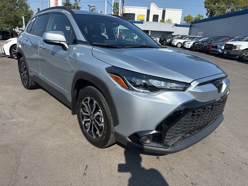 008227 - 2023 Toyota Corolla Cross Hybrid SE Crossover