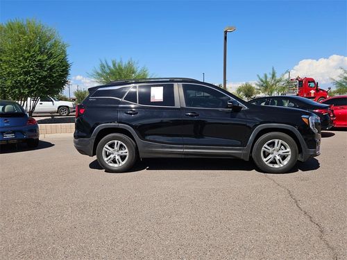 2023 GMC Terrain SLE Lower Image 1