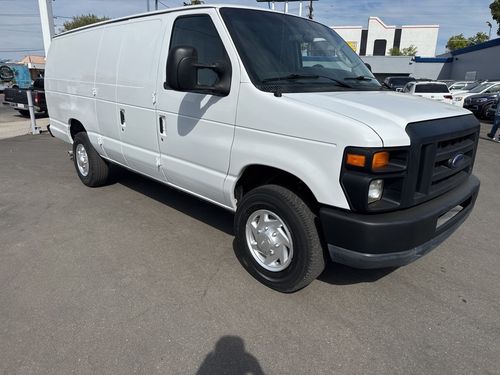 A09322 - 2014 Ford E-Series E-350 SD Extended Length Cargo
