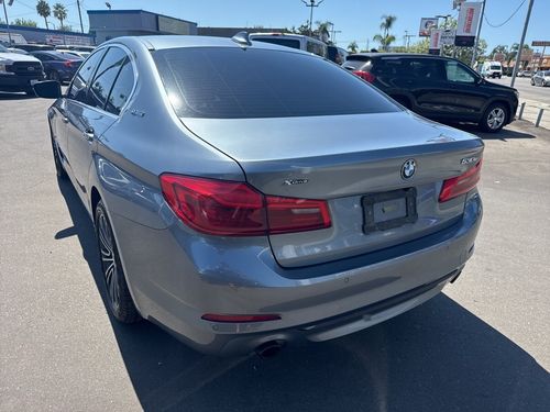 2018 BMW 5 Series 530e xDrive iPerformance Lower Image 1