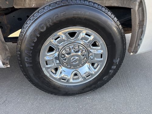 2017 Nissan NV 3500 HD SL Passenger Lower Image 2