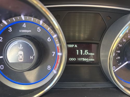 2013 Hyundai SONATA GLS Lower Image 3