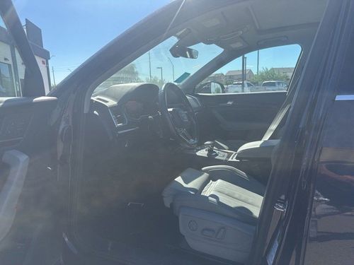 2018 Audi Q5 2.0T Premium Lower Image 2