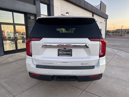 2023 GMC Yukon SLT Lower Image 3