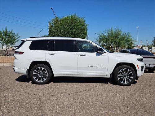 2021 Jeep Grand Cherokee L Overland Lower Image 1