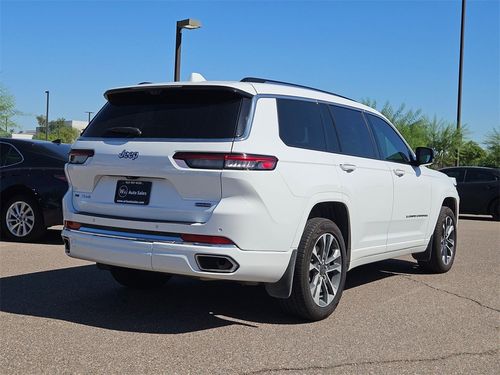 2021 Jeep Grand Cherokee L Overland Lower Image 2