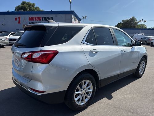 2021 Chevrolet Equinox LT Lower Image 2