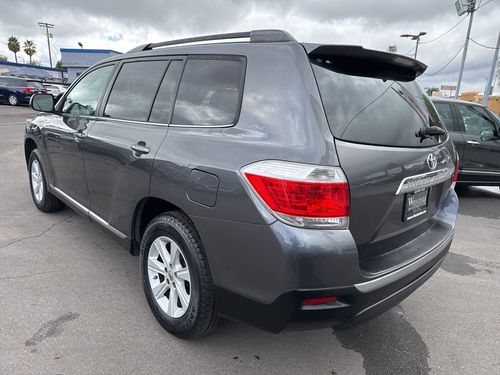 2012 Toyota Highlander SE Lower Image 1