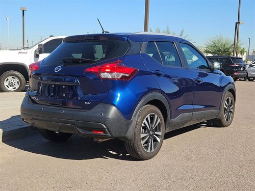 2020 Nissan Kicks SV Crossover Lower Image 2