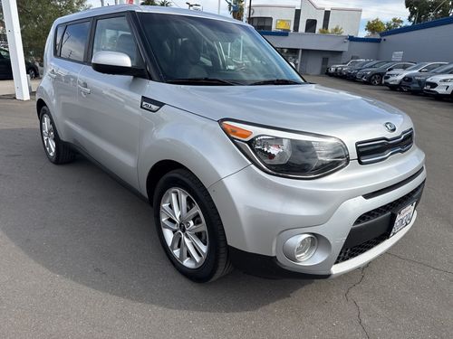 696599 - 2019 Kia Soul + Crossover