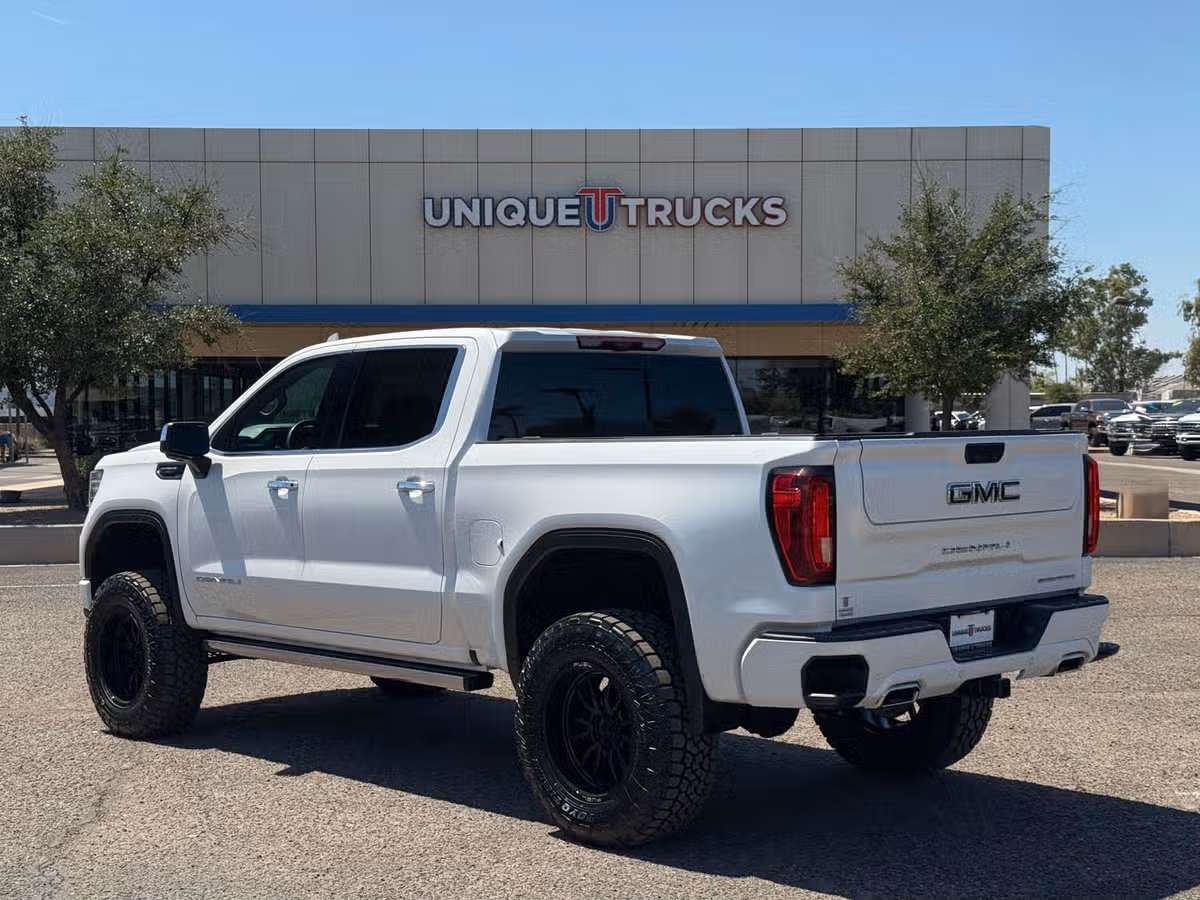 2023 GMC Sierra 1500 Denali Ultimate Image 10