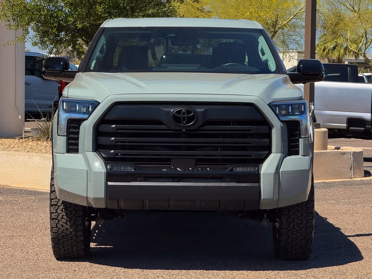 2024 Toyota Tundra Limited Image 3
