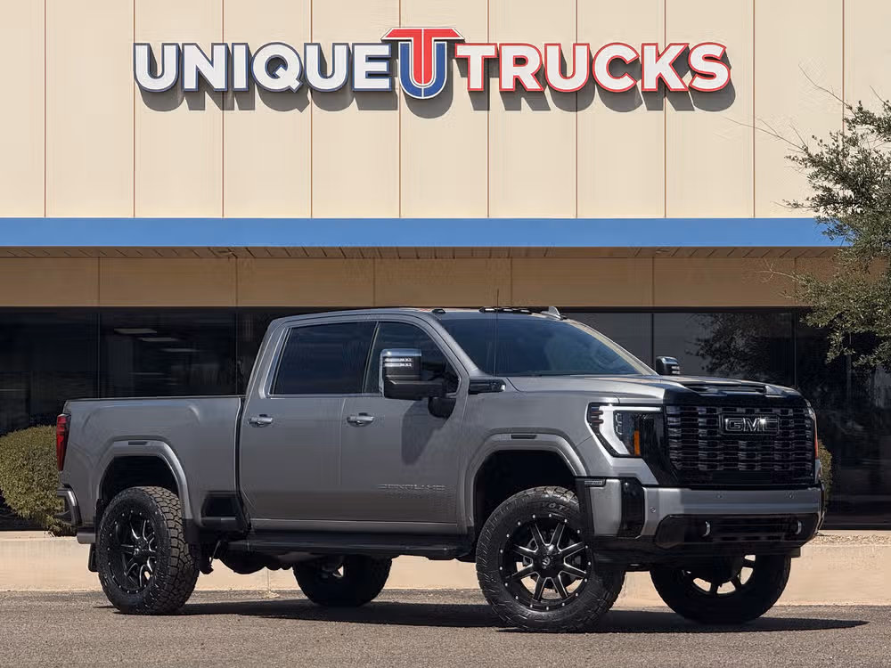 2025 GMC Sierra Denali Ultimate 4WD Crew Cab Long Box SR's photo