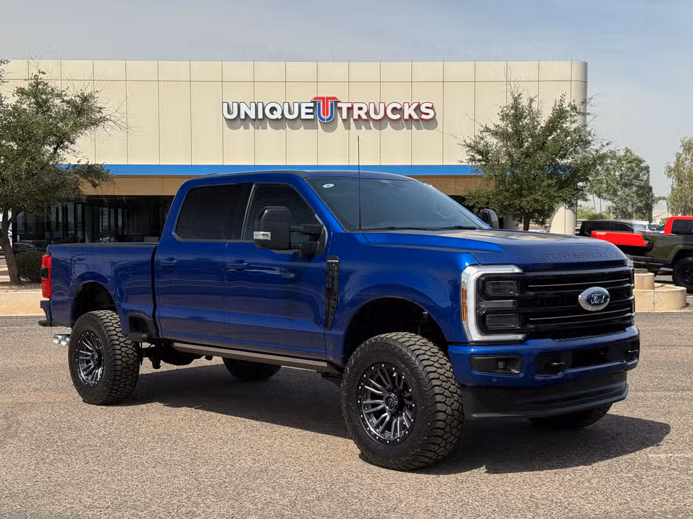 2026 Ford F-350 Super Duty Platinum Lower Image 1